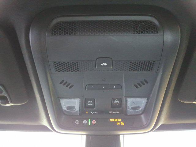 used 2021 Cadillac XT5 car, priced at $22,800