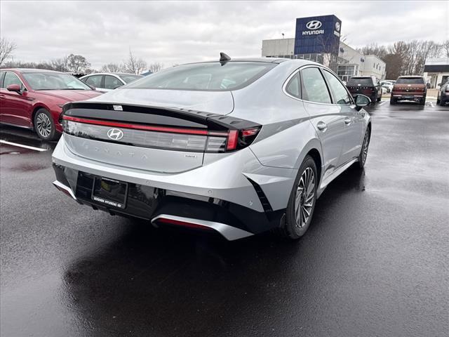 new 2025 Hyundai Sonata Hybrid car, priced at $38,097