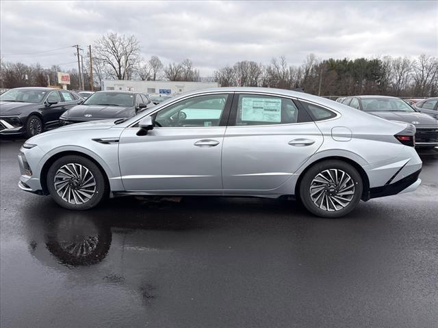 new 2025 Hyundai Sonata Hybrid car, priced at $38,097