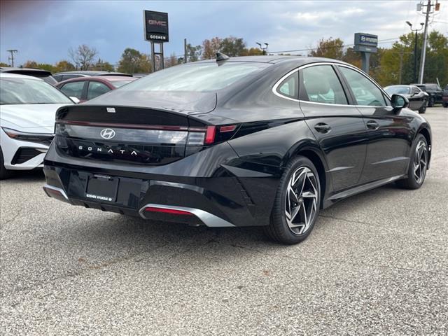 new 2024 Hyundai Sonata car, priced at $30,306