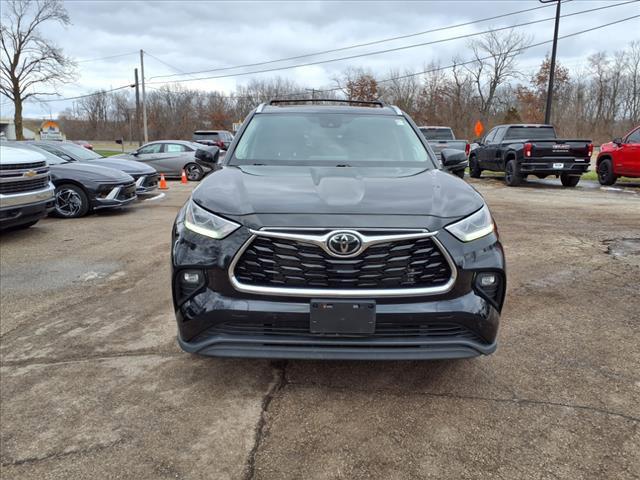 used 2022 Toyota Highlander car, priced at $32,004