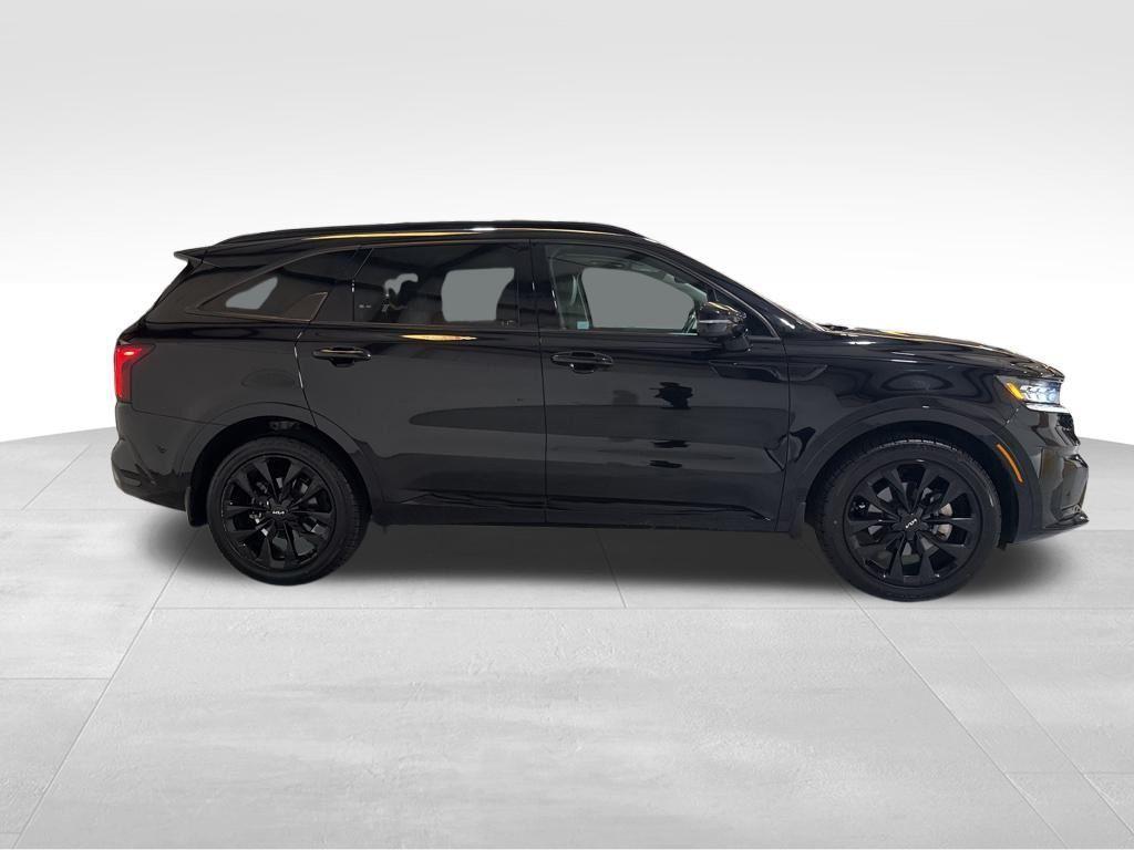 used 2022 Kia Sorento car, priced at $26,277
