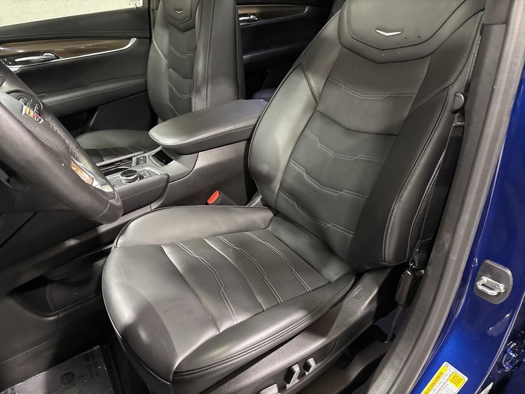 used 2023 Cadillac XT6 car, priced at $45,991