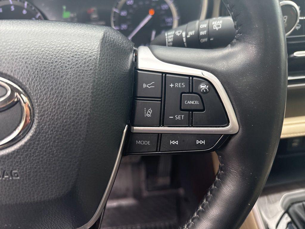used 2022 Toyota Highlander car, priced at $34,991