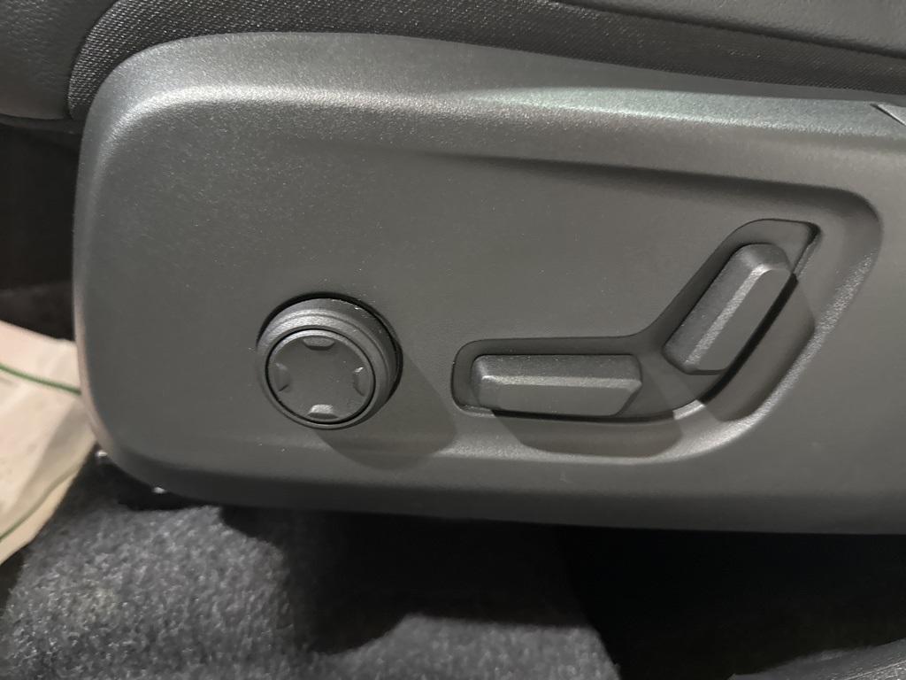 used 2024 Volvo XC40 car, priced at $32,491