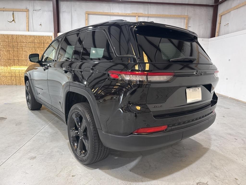 used 2023 Jeep Grand Cherokee car, priced at $35,298