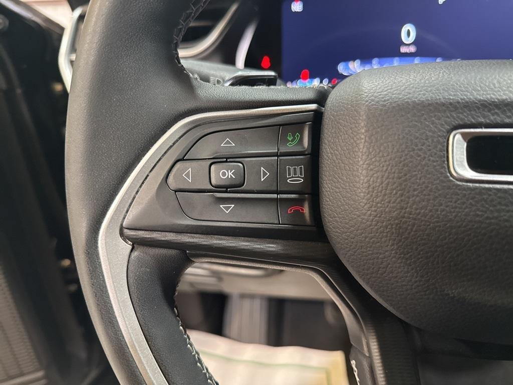 used 2023 Jeep Grand Cherokee car, priced at $35,298