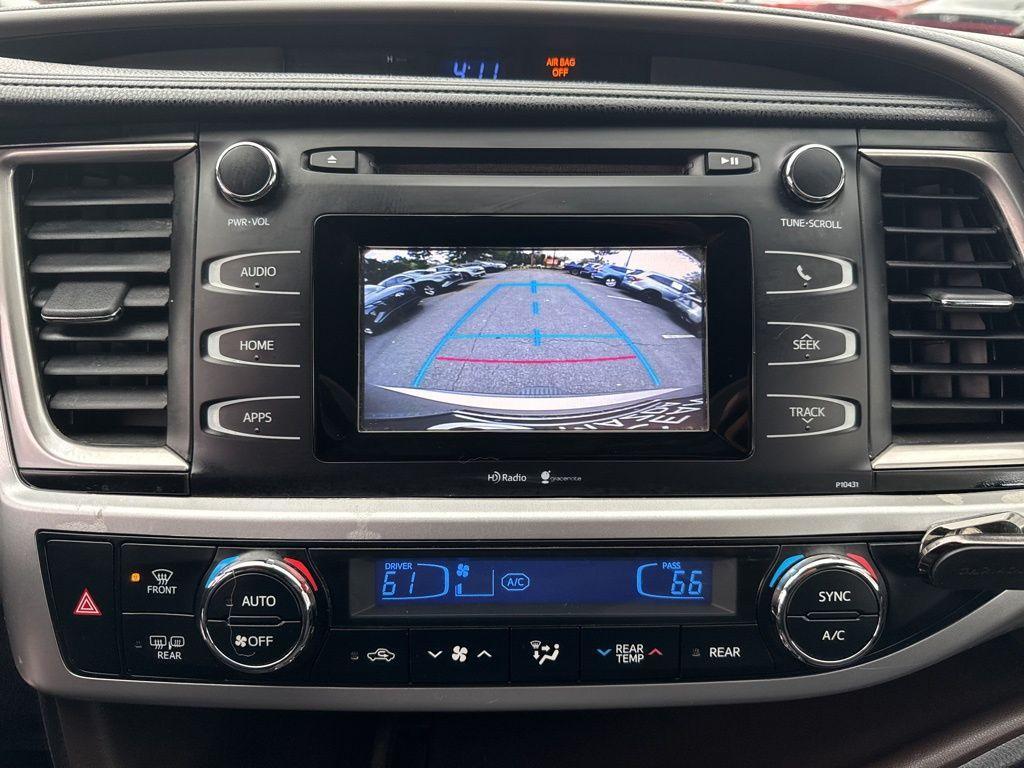 used 2014 Toyota Highlander car, priced at $11,877
