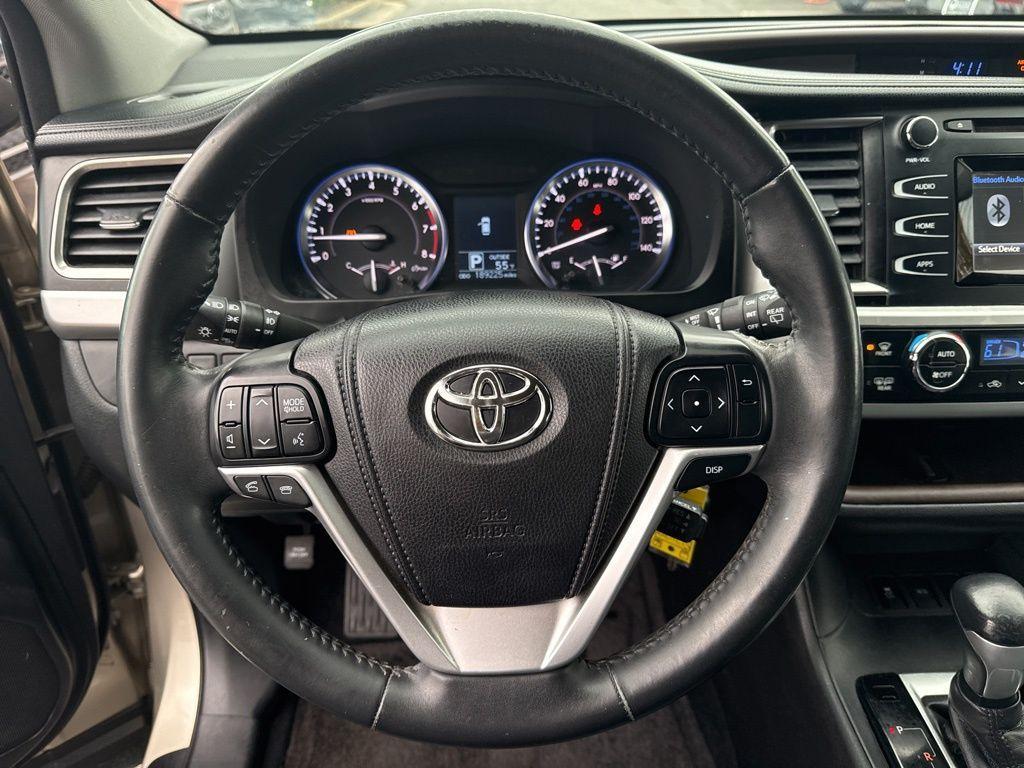 used 2014 Toyota Highlander car, priced at $11,877
