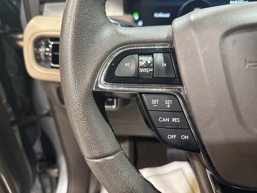 used 2022 Lincoln Nautilus car, priced at $28,000