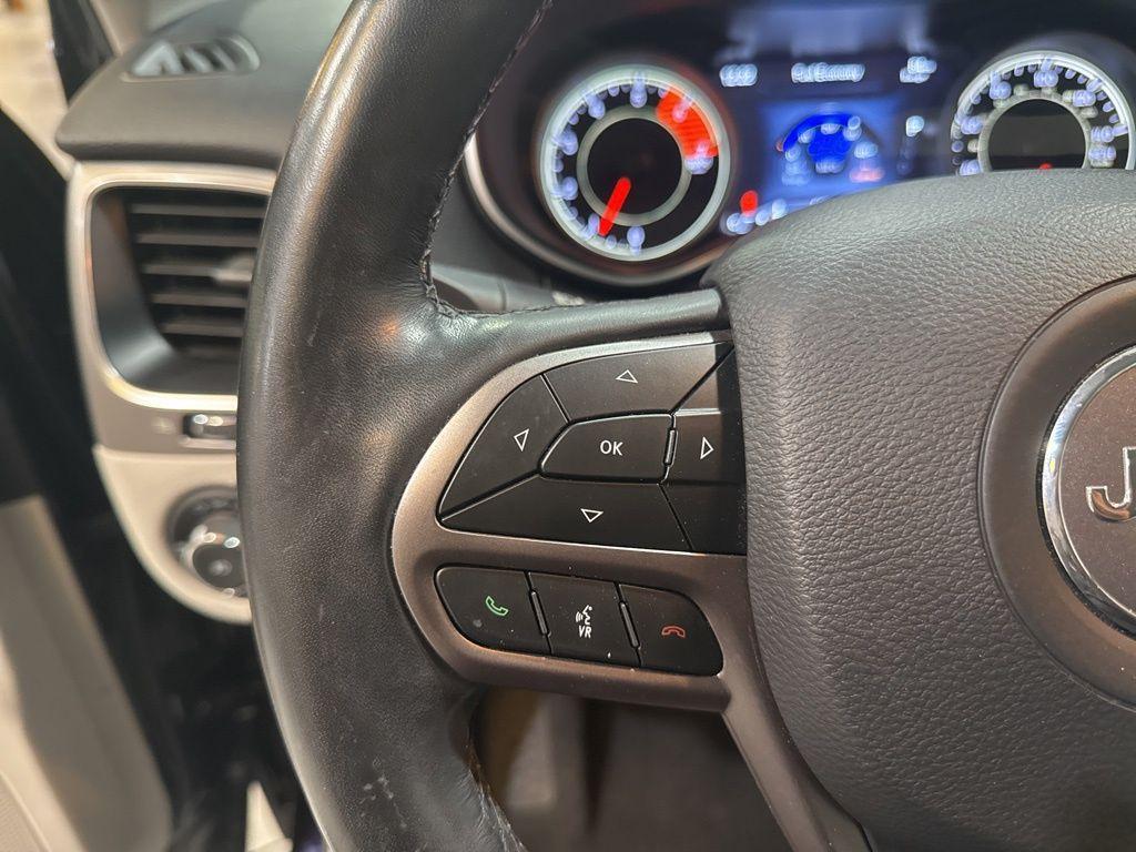 used 2021 Jeep Cherokee car, priced at $19,177