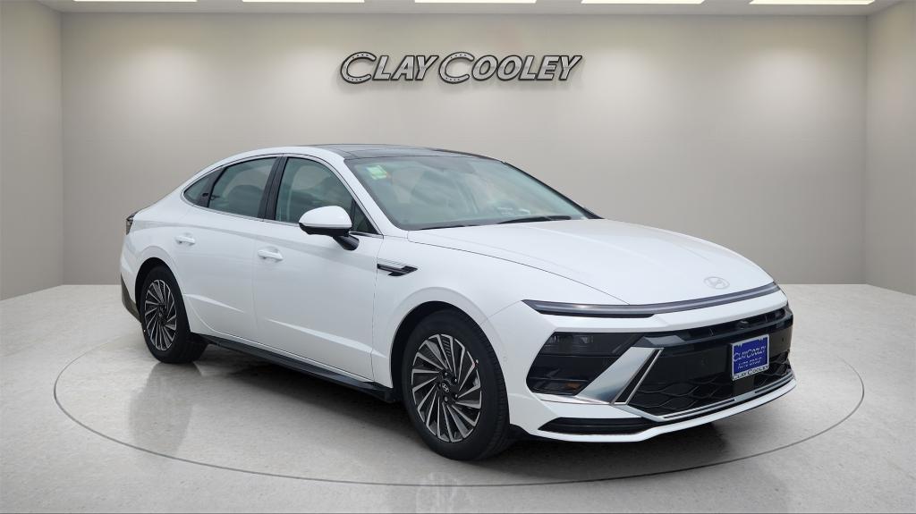 new 2025 Hyundai Sonata Hybrid car, priced at $38,320