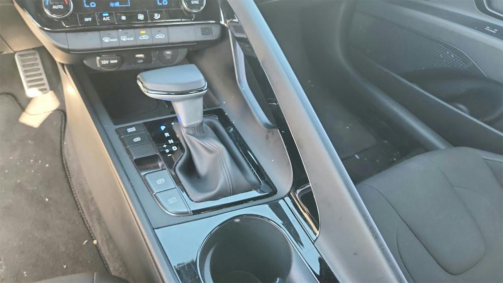 used 2025 Hyundai ELANTRA HEV car, priced at $23,995