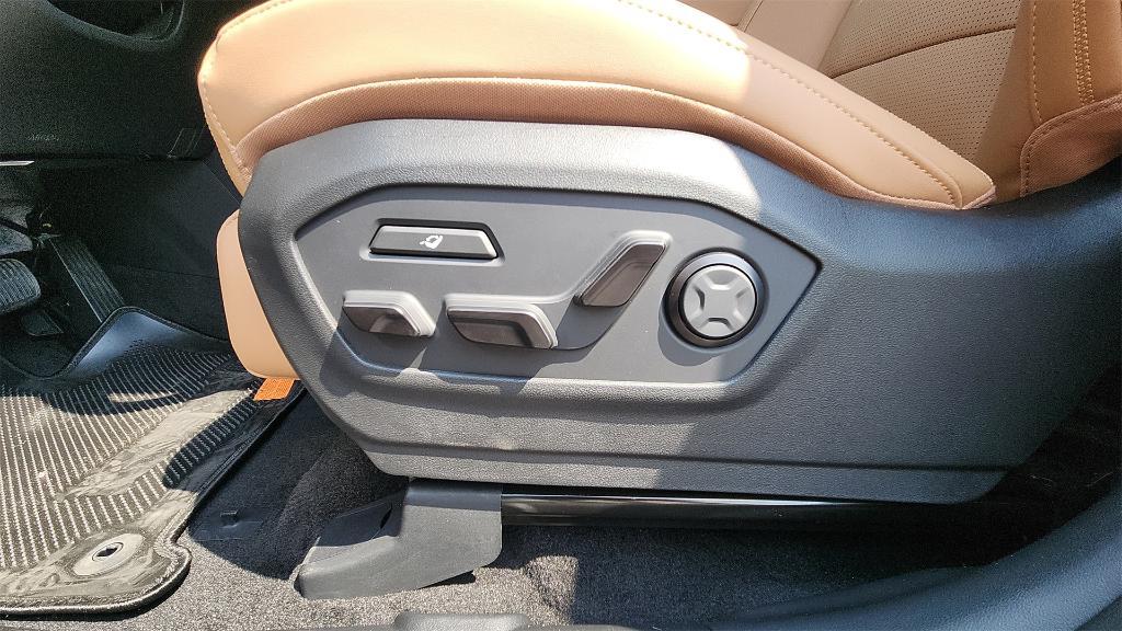 new 2026 Hyundai SANTA FE HEV car, priced at $52,165