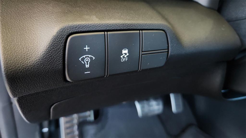 new 2025 Hyundai Elantra car, priced at $30,505