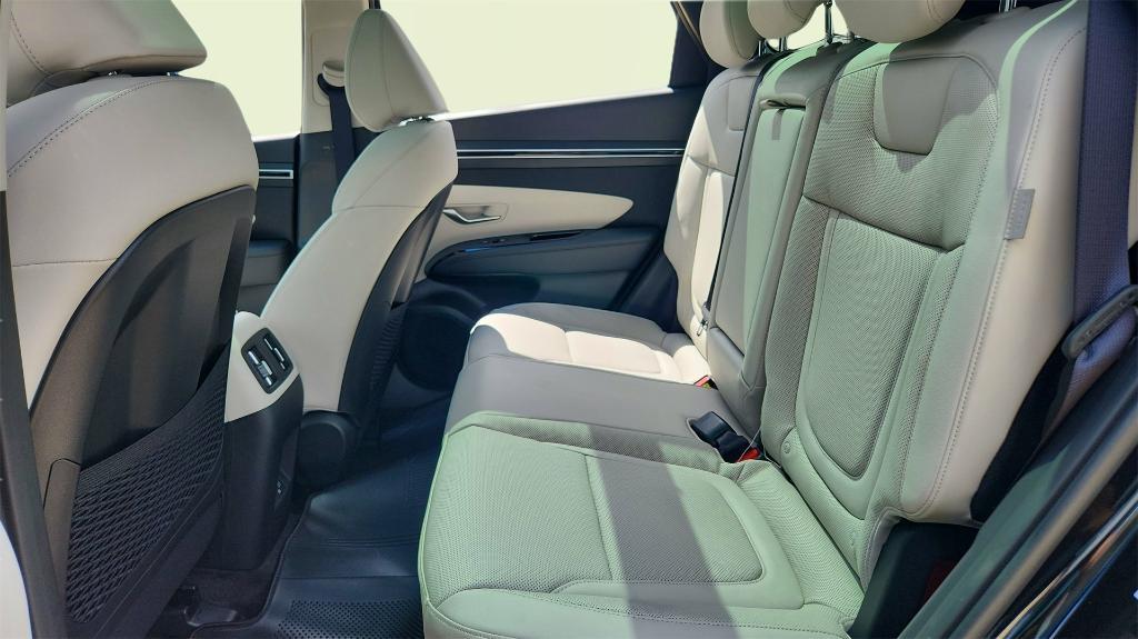 used 2024 Hyundai TUCSON Hybrid car, priced at $33,150