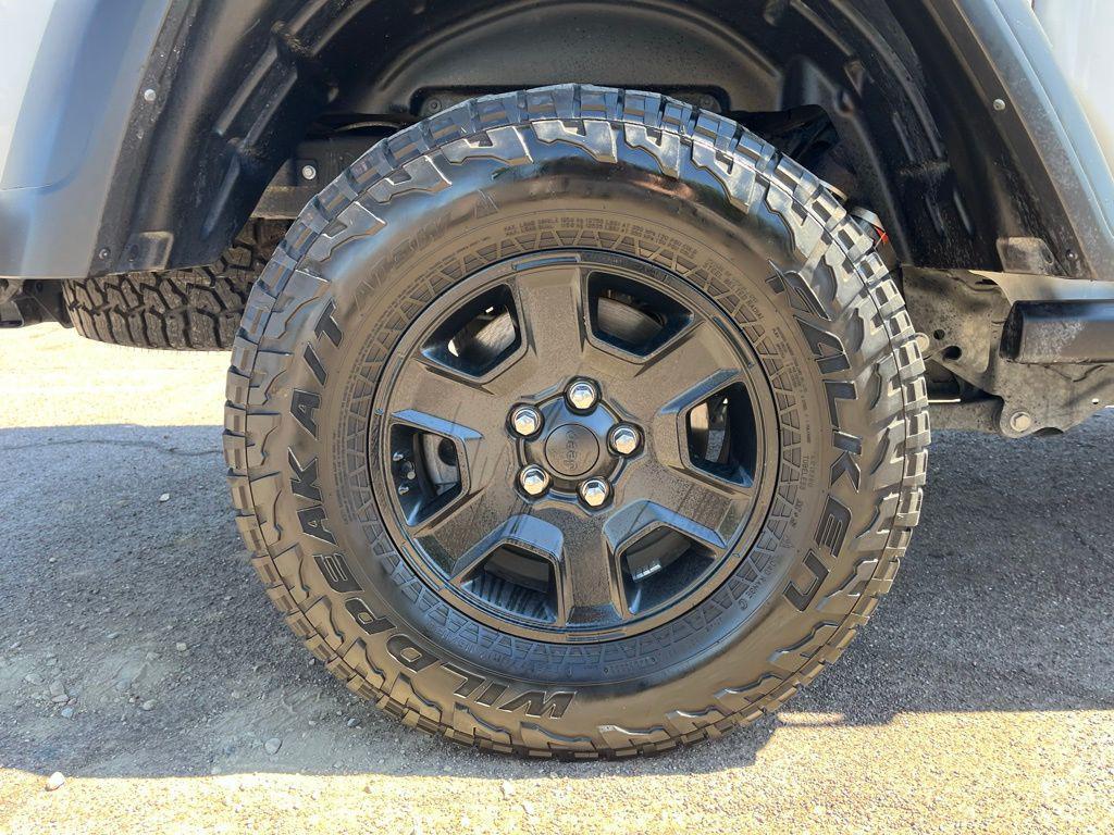 used 2022 Jeep Gladiator car, priced at $37,995