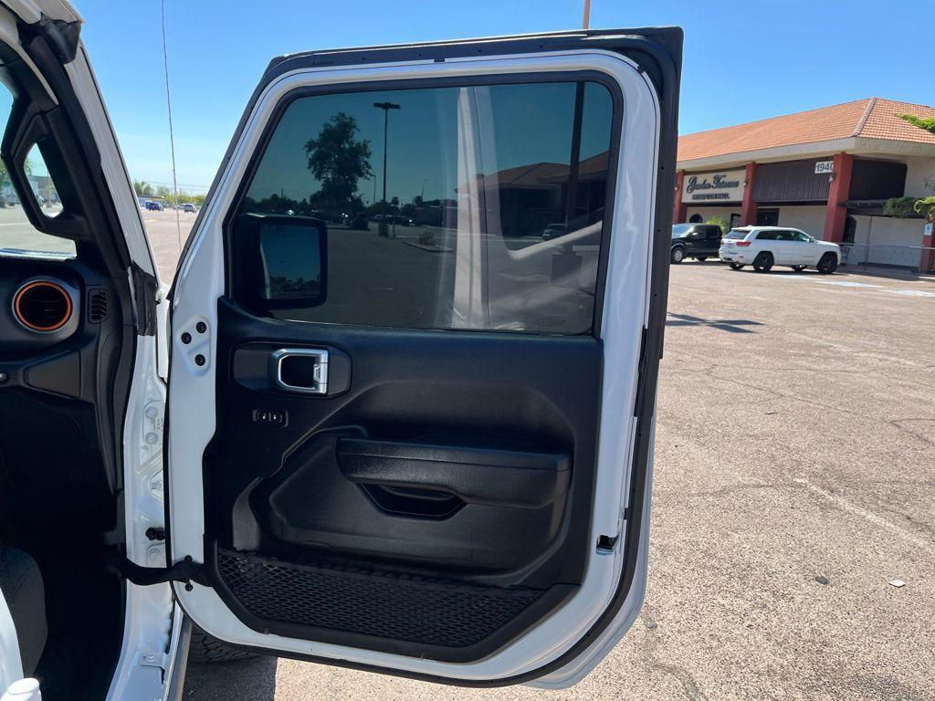 used 2022 Jeep Gladiator car, priced at $37,995