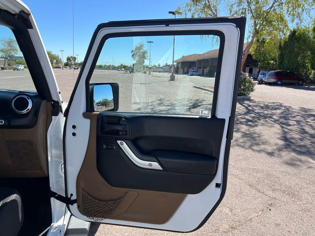 used 2015 Jeep Wrangler Unlimited car, priced at $20,900