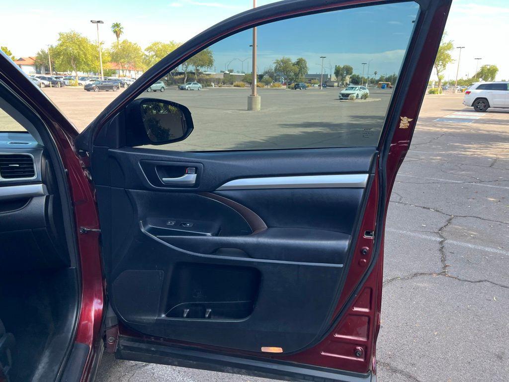 used 2017 Toyota Highlander car, priced at $25,900