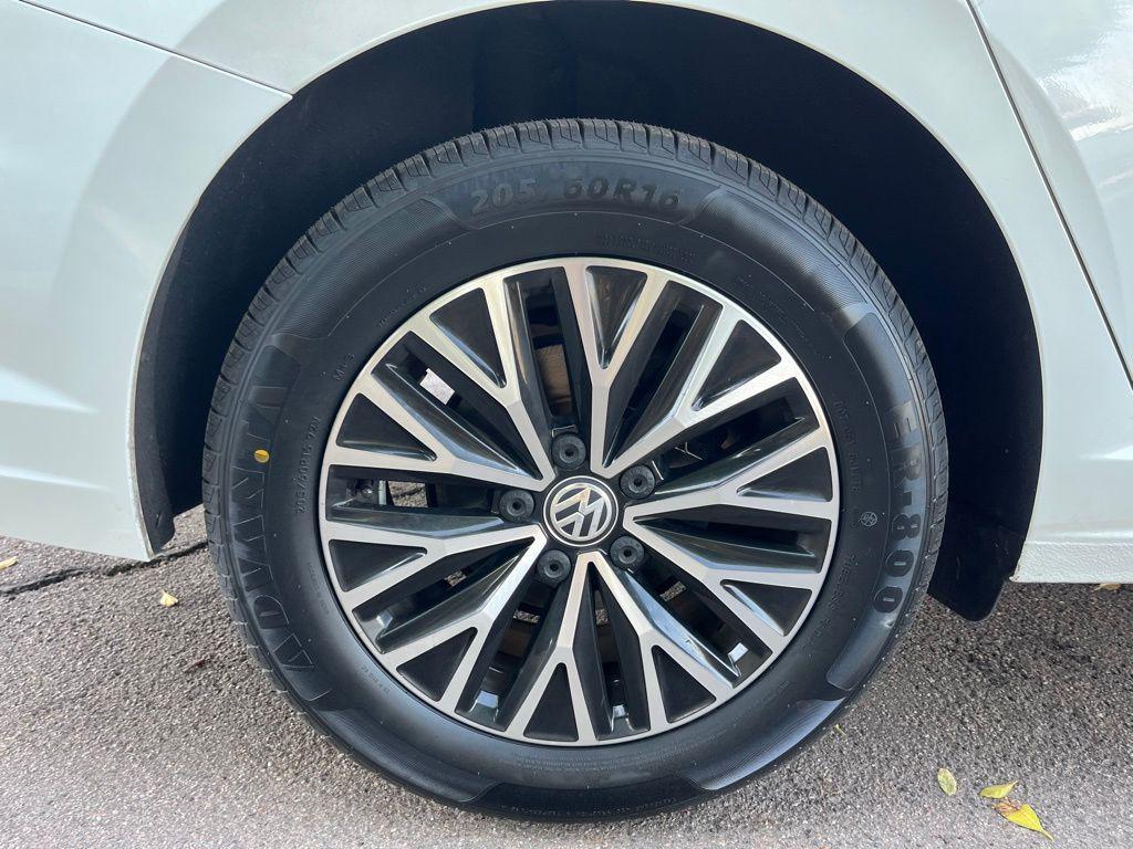 used 2021 Volkswagen Jetta car, priced at $13,995