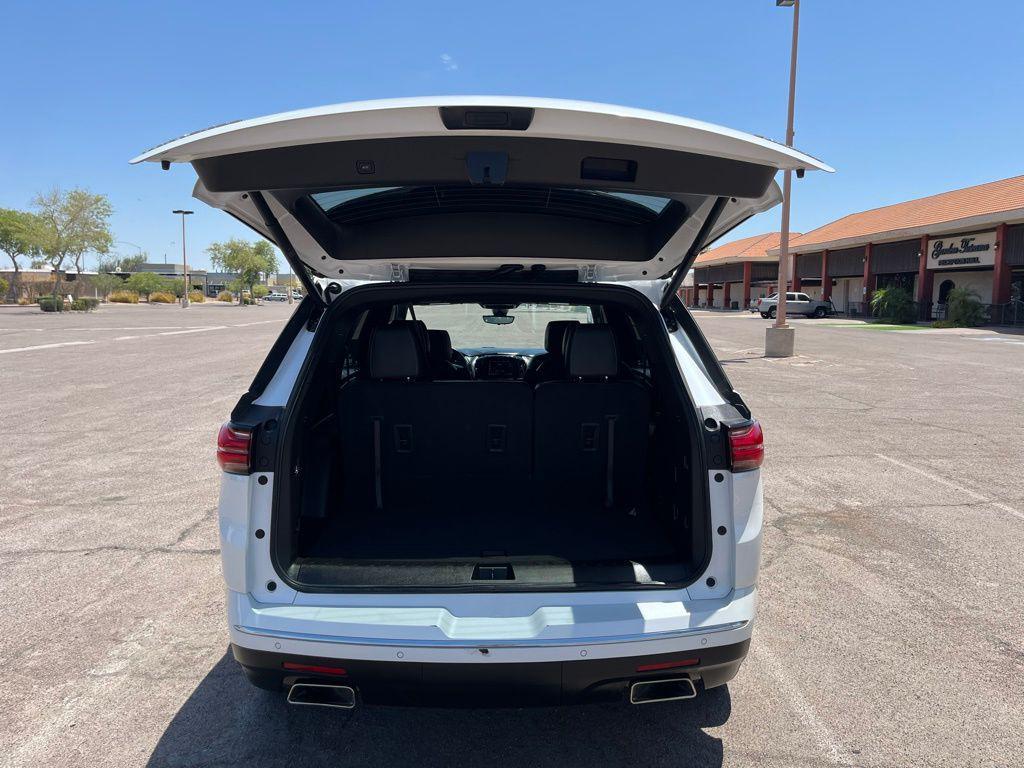 used 2023 Chevrolet Traverse car, priced at $33,995