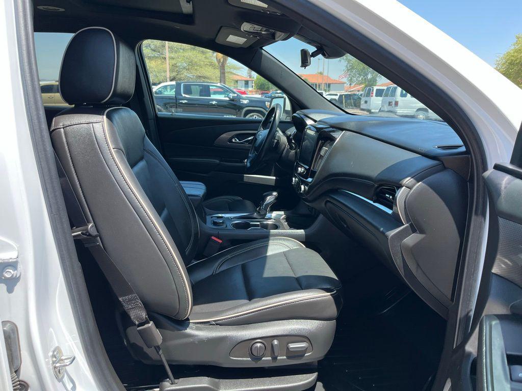 used 2023 Chevrolet Traverse car, priced at $33,995