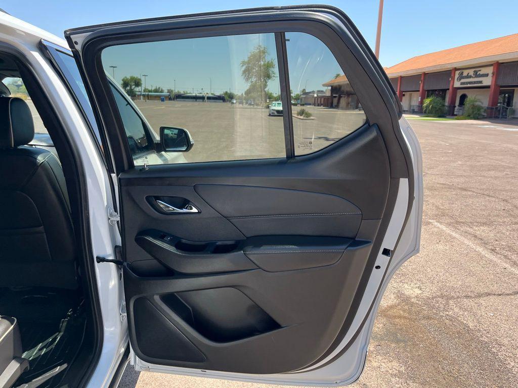 used 2023 Chevrolet Traverse car, priced at $33,995