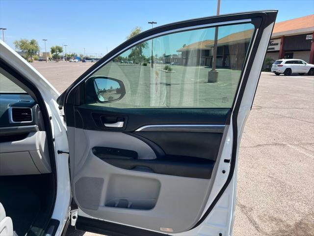 used 2017 Toyota Highlander car, priced at $22,995