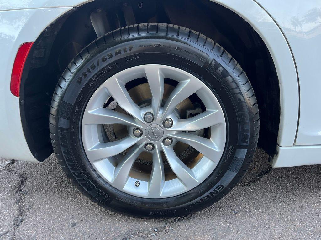 used 2022 Chrysler 300 car, priced at $25,475