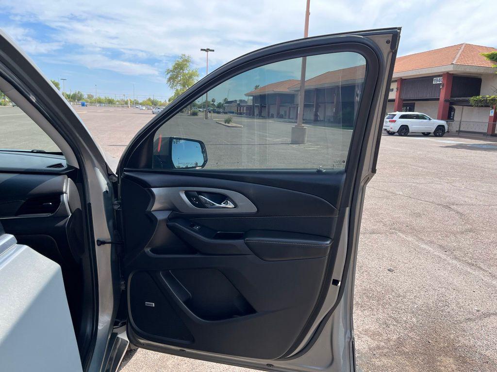 used 2018 Chevrolet Traverse car, priced at $15,500