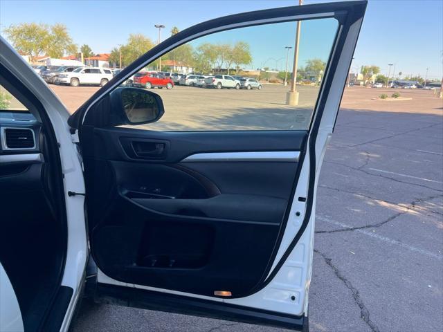used 2019 Toyota Highlander car, priced at $25,995