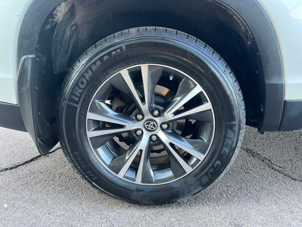 used 2019 Toyota Highlander car, priced at $21,995