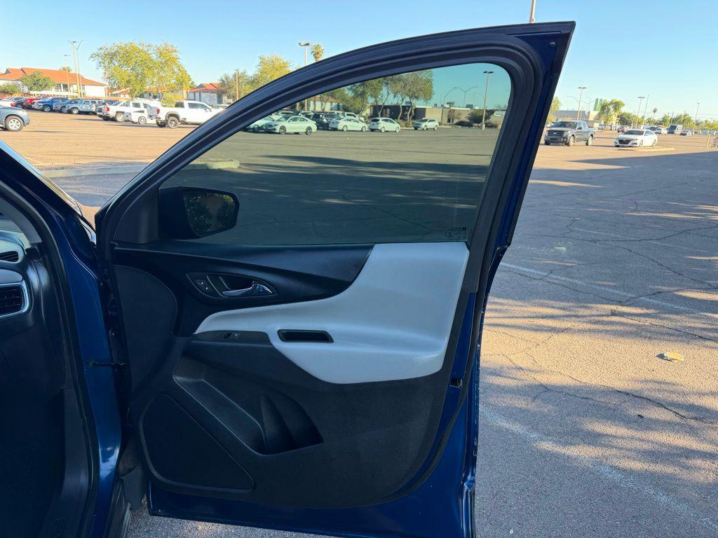 used 2023 Chevrolet Equinox car, priced at $20,990