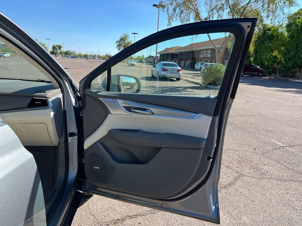 used 2024 Cadillac XT5 car, priced at $39,500