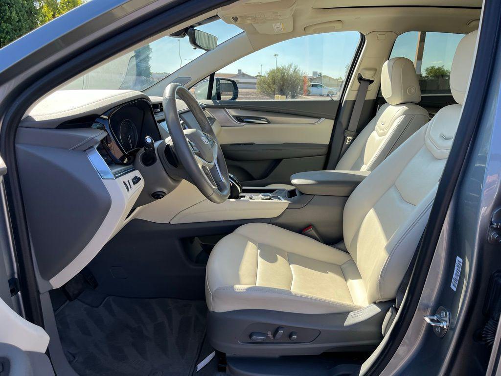 used 2024 Cadillac XT5 car, priced at $39,500