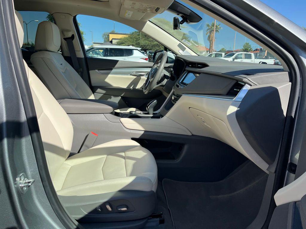 used 2024 Cadillac XT5 car, priced at $39,500