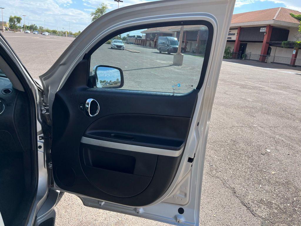 used 2008 Chevrolet HHR car, priced at $9,995