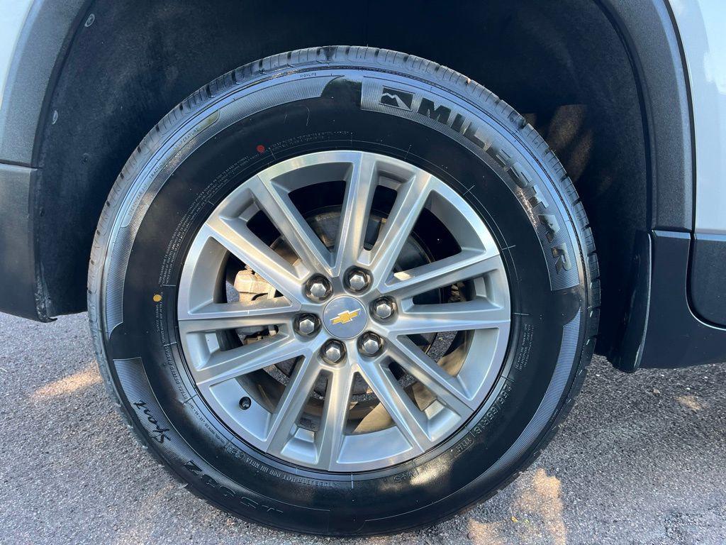 used 2022 Chevrolet Traverse car, priced at $23,995