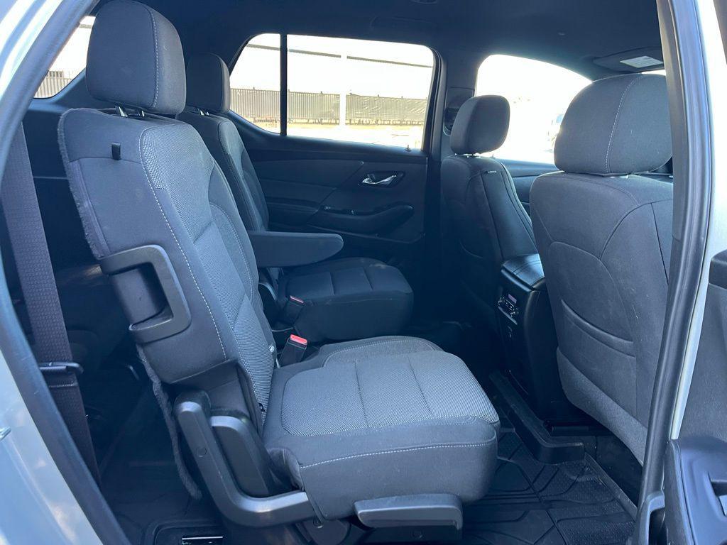 used 2022 Chevrolet Traverse car, priced at $23,995