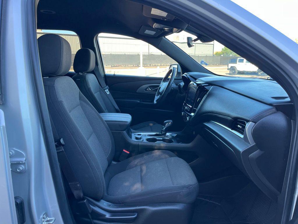 used 2022 Chevrolet Traverse car, priced at $23,995