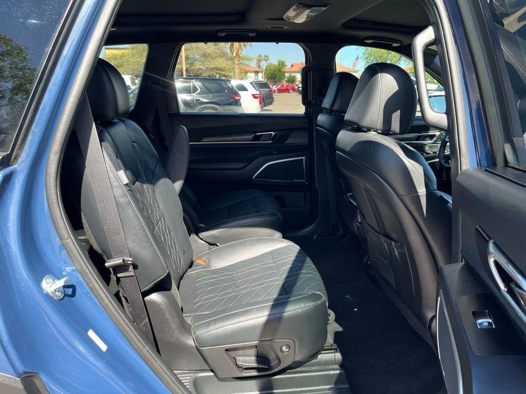 used 2024 Kia Telluride car, priced at $43,900