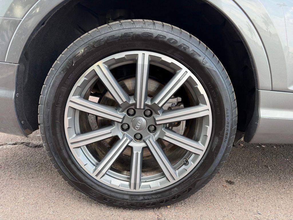 used 2017 Audi Q7 car, priced at $18,995