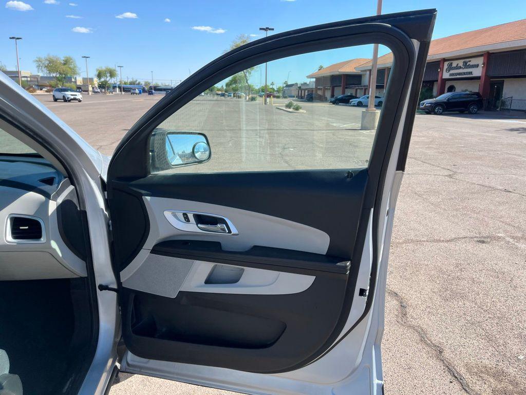 used 2015 Chevrolet Equinox car, priced at $11,490