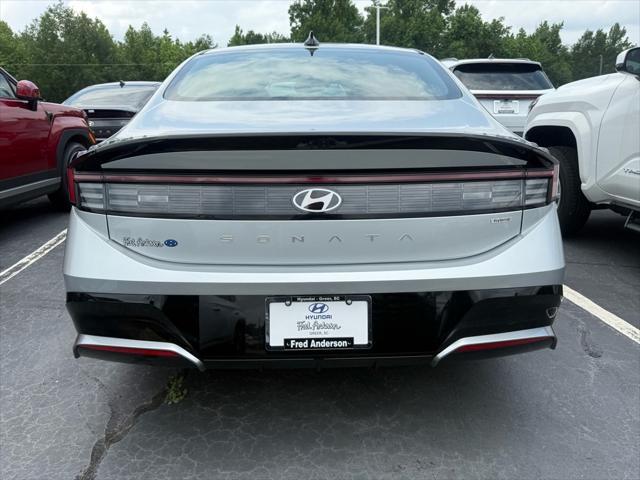 new 2025 Hyundai Sonata Hybrid car, priced at $32,303