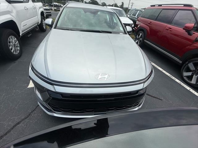 new 2025 Hyundai Sonata Hybrid car, priced at $32,303