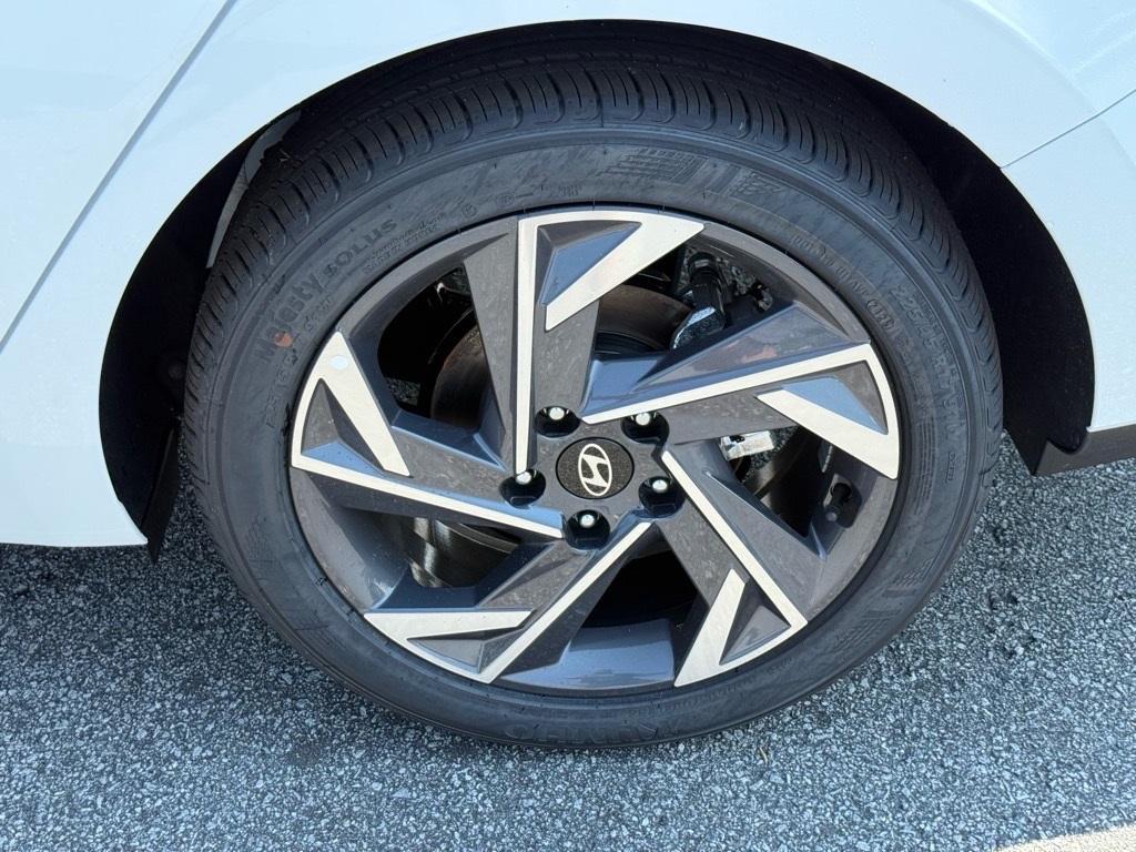new 2025 Hyundai Elantra car, priced at $23,091