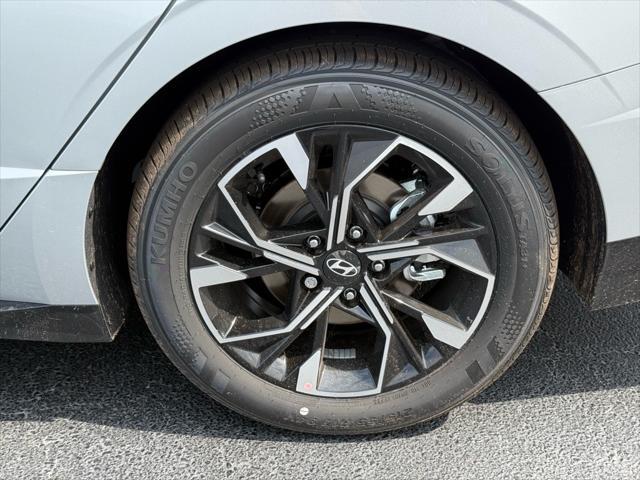 new 2025 Hyundai Sonata car, priced at $30,123