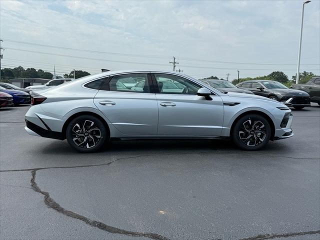 new 2025 Hyundai Sonata car, priced at $30,123