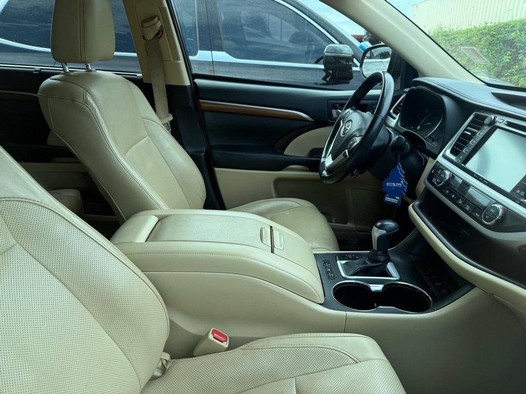 used 2017 Toyota Highlander car, priced at $21,014